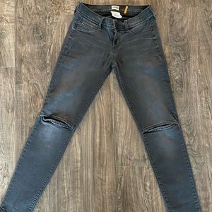 Sneak Peak Low Rise Size 5 Jeans